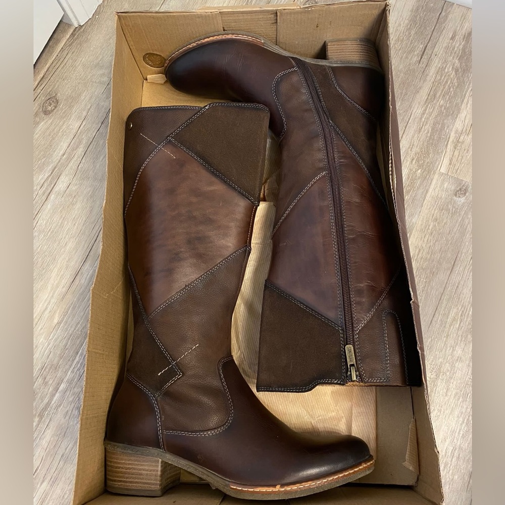 Pikolinos Olmo  leather boots size 39 (8.5 USA )